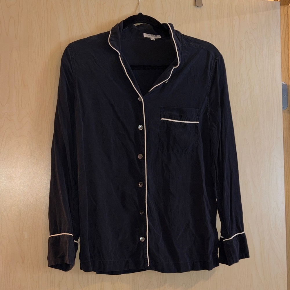Equipment femme Black Button-Up 100%silk Top with White Trim